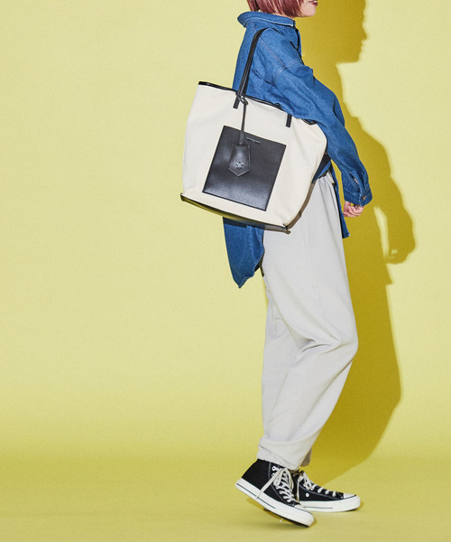 CONVERSE TOKYO（コンバーストウキョウ）の「アウトポケットトートバッグ（トートバッグ・レディース・ブラック系その他/ベージュ/ブラック・FREE）」の8枚目の写真