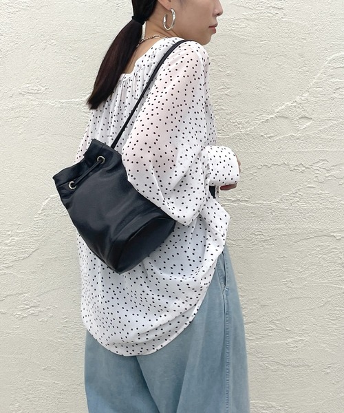 LOUNGEDRESS（ラウンジドレス）の「ドット2WAYギャザーブラウス