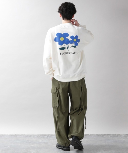 RAGEBLUE(レイジブルー)の「裏毛スウェット/フラワープリントクルー(スウェット・メンズ・ホワイト/ブラック・MEDIUM/LARGE)」の4枚目の写真