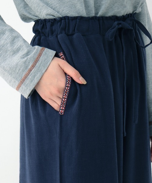 チチカカ(チチカカ)の「ベーシックワイドパンツ(その他パンツ・レディース・グリーン/イエロー/ネイビー・FREE)」の11枚目の写真