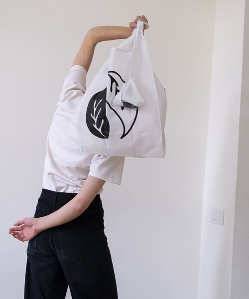 WOOD'D（ウッド）の「WOOD’D　Reusable Foldable Shopping Bag（エコバッグ/サブバッグ・レディース・イエロー/オレンジ/ブルー/グリーン/ライトグリーン/ワインレッド/マルチ/ミント/ダークブルー/ベビーピンク/サーモンピンク/ライトピンク/ダークグリーン/ブラック/ホワイト・FREE）」の2枚目の写真