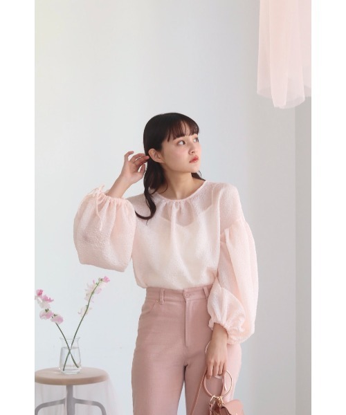 muguet（ミュゲ）の「emboss volume blouse（シャツ/ブラウス・レディース・ピンク/ホワイト・FREE）」の3枚目の写真