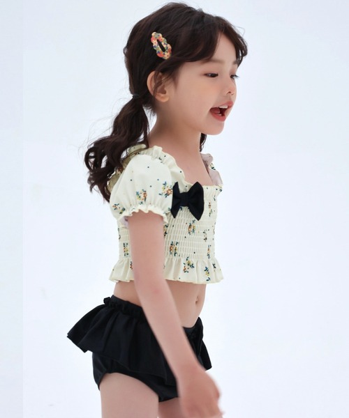 TeddyShop（テディショップ）の「キッズ水着 半袖花柄シャーリングリボンビキニ+スイムキャップ 3点セット（水着・キッズ・アイボリー・110cm/120cm/130cm/100cm/90cm）」の4枚目の写真