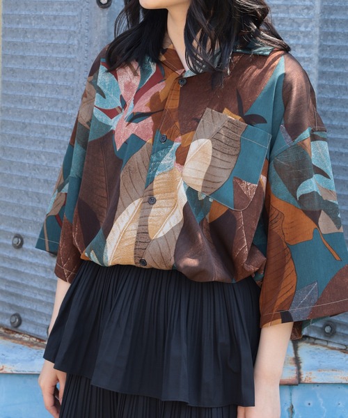 make a ray!（メイク ア レイ！）の「レーヨン総柄 オープンカラー ヴィンテージテイスト アロハシャツ/ 半袖シャツ/ボックスシルエット（シャツ/ブラウス・メンズ・ダークブラウン/ベージュ/ホワイト/ブラック/パープル/ブラウン/ネイビー/グレー・M/L/XL）」の11枚目の写真