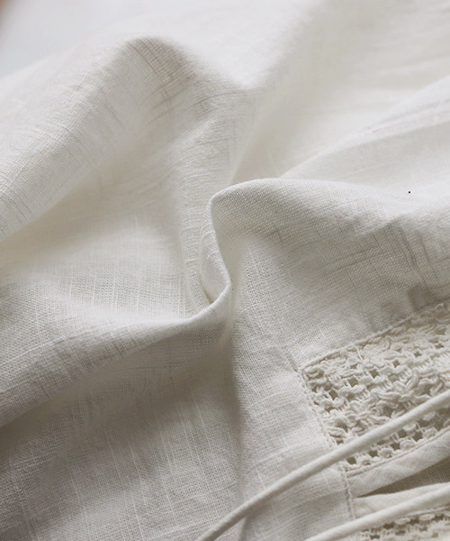 REAL CUBE（リアルキューブ）の「コットンスラブレースアップブラウス（シャツ/ブラウス・レディース・ブラック/オフホワイト・FREE）」の13枚目の写真