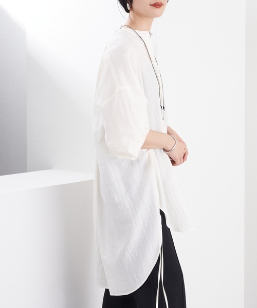 SHENERY（シーナリー）の「バンドカラーサイドギャザーシャツ（シャツ/ブラウス・レディース・アイボリー/ブラック・FREE）」の5枚目の写真