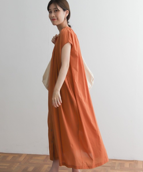 URBAN RESEARCH DOORS（アーバンリサーチドアーズ）の「ボイルギャザーフレンチスリーブワンピース（ワンピース・レディース・オレンジ/ネイビー/ライトベージュ/ブルー・MEDIUM）」の9枚目の写真