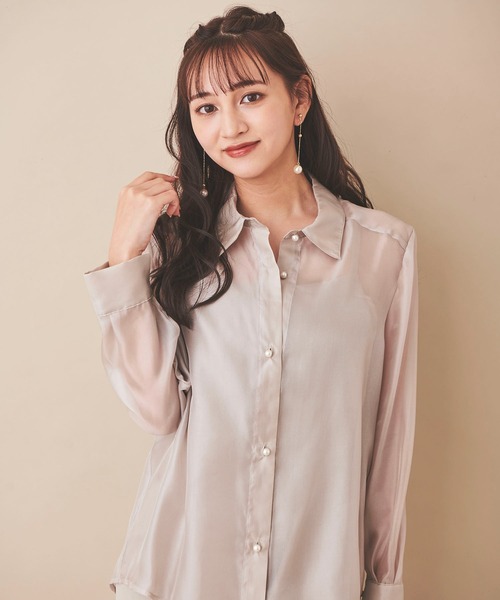 31 Sons de mode（トランテアン　ソン　ドゥ　モード）の「パール釦スリットスリーブシアーシャツ（シャツ/ブラウス・レディース・ブラック/ベージュ・36）」の2枚目の写真