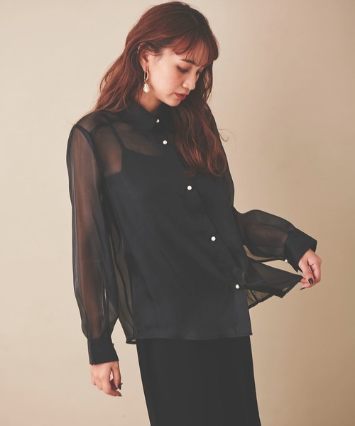 31 Sons de mode（トランテアン　ソン　ドゥ　モード）の「パール釦スリットスリーブシアーシャツ（シャツ/ブラウス・レディース・ブラック/ベージュ・36）」の7枚目の写真