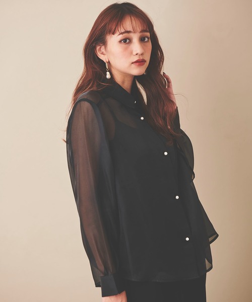31 Sons de mode（トランテアン　ソン　ドゥ　モード）の「パール釦スリットスリーブシアーシャツ（シャツ/ブラウス・レディース・ブラック/ベージュ・36）」の8枚目の写真