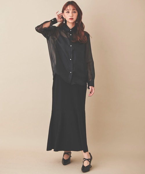 31 Sons de mode（トランテアン　ソン　ドゥ　モード）の「パール釦スリットスリーブシアーシャツ（シャツ/ブラウス・レディース・ブラック/ベージュ・36）」の11枚目の写真