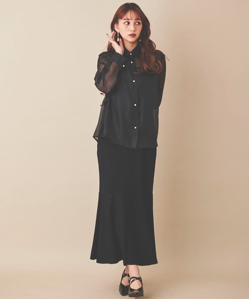 31 Sons de mode（トランテアン　ソン　ドゥ　モード）の「パール釦スリットスリーブシアーシャツ（シャツ/ブラウス・レディース・ブラック/ベージュ・36）」の12枚目の写真