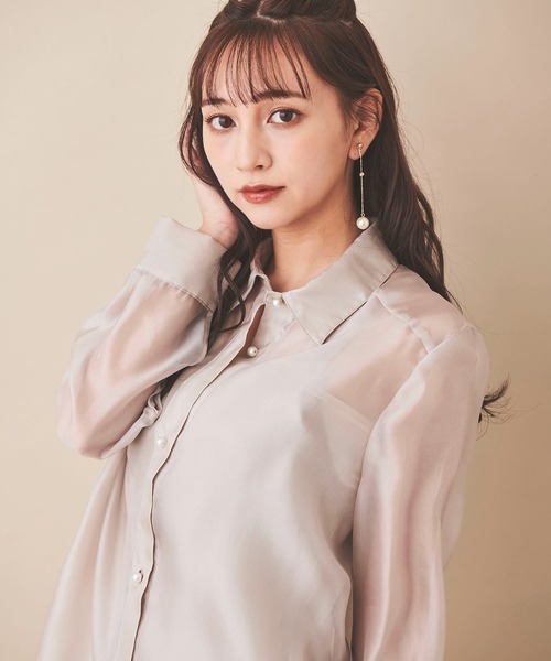 31 Sons de mode（トランテアン　ソン　ドゥ　モード）の「パール釦スリットスリーブシアーシャツ（シャツ/ブラウス・レディース・ブラック/ベージュ・36）」の21枚目の写真