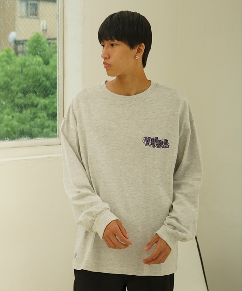 VISION STREET WEAR(ヴィジョンストリートウェア)の「【VISION STREET WEAR/ビジョンストリートウェア】 バックプリント&刺繍 マルチイラスト ロンT 恐竜(Tシャツ/カットソー・メンズ・ホワイト/ライトグレー/ブラック・MEDIUM/LARGE/X-LARGE)」の16枚目の写真