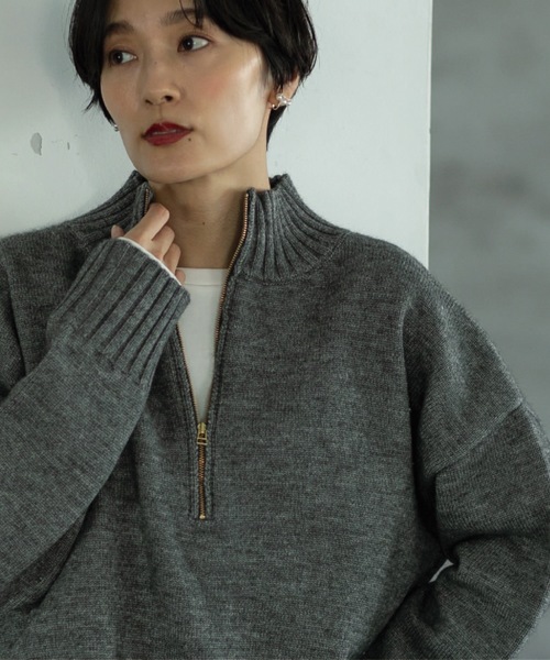 OPAQUE.CLIP（オペークドットクリップ）の「◆モックネックハーフジップニット【洗える】（ニット/セーター・レディース・ベージュ/オフホワイト/ダークグレー・02/03）」の4枚目の写真