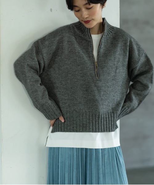 OPAQUE.CLIP（オペークドットクリップ）の「◆モックネックハーフジップニット【洗える】（ニット/セーター・レディース・ベージュ/オフホワイト/ダークグレー・02/03）」の6枚目の写真