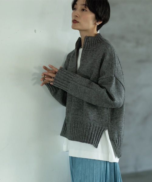 OPAQUE.CLIP（オペークドットクリップ）の「◆モックネックハーフジップニット【洗える】（ニット/セーター・レディース・ベージュ/オフホワイト/ダークグレー・02/03）」の11枚目の写真