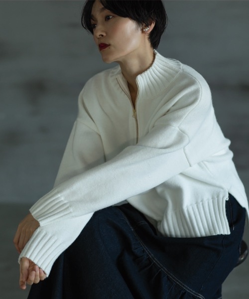 OPAQUE.CLIP（オペークドットクリップ）の「◆モックネックハーフジップニット【洗える】（ニット/セーター・レディース・ベージュ/オフホワイト/ダークグレー・02/03）」の13枚目の写真