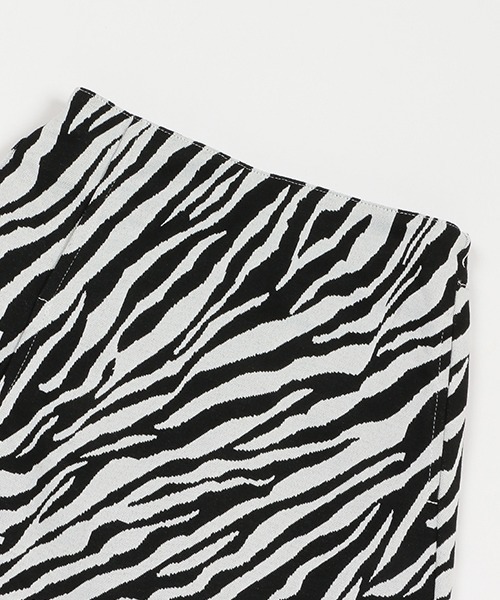 X-girl Stages(エックスガールステージス)の「スリットアニマル柄スカパン(その他パンツ・キッズ・ベージュ/オフホワイト・110cm/120cm/140cm/130cm/100cm/90cm)」の5枚目の写真