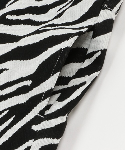 X-girl Stages(エックスガールステージス)の「スリットアニマル柄スカパン(その他パンツ・キッズ・ベージュ/オフホワイト・110cm/120cm/140cm/130cm/100cm/90cm)」の7枚目の写真