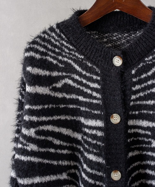 SpRay（スプレイ）の「ゼブラニットクルーネックカーディガン（カーディガン/ボレロ・レディース・ブラック/ホワイト・FREE）」の4枚目の写真