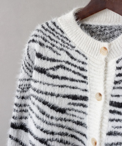 SpRay（スプレイ）の「ゼブラニットクルーネックカーディガン（カーディガン/ボレロ・レディース・ブラック/ホワイト・FREE）」の7枚目の写真