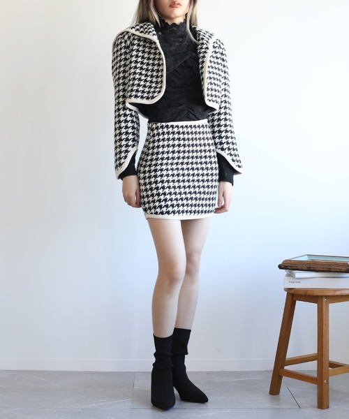 Jasmine Grandiflorum(ジャスミングランディフローラム)の「【Jasmine】レースハイネックシアーインナートップス(Tシャツ/カットソー・レディース・ブラック/チョコ/ベージュ・FREE)」の13枚目の写真