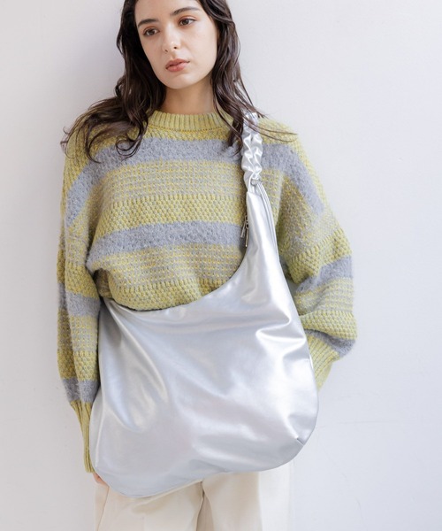 LAKOLE(ラコレ)の「FLハンドルギャザーショルダー / 990187(ショルダーバッグ・レディース・ブラック/オフホワイト/シルバー・FREE)」の3枚目の写真