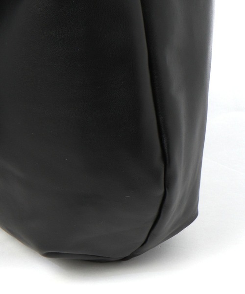 LAKOLE(ラコレ)の「FLハンドルギャザーショルダー / 990187(ショルダーバッグ・レディース・ブラック/オフホワイト/シルバー・FREE)」の7枚目の写真