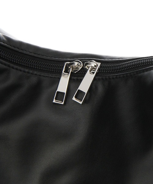 LAKOLE(ラコレ)の「FLハンドルギャザーショルダー / 990187(ショルダーバッグ・レディース・ブラック/オフホワイト/シルバー・FREE)」の12枚目の写真