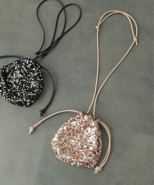 FREE'S MART（フリーズマート）の「◇スパンコール巾着バッグ（ハンドバッグ・レディース・ピンク/ブラック/シルバー・ﾌﾘ-）」の2枚目の写真