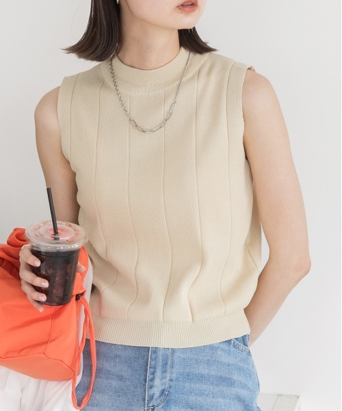 ad thie（アドティエ）の「ペールカラー モックネック ノースリーブニット（タンクトップ・レディース・ピンク/イエロー/ベージュ/ライトグレー/ブラック/ライトブルー/オフホワイト/ライトグリーン・FREE）」の17枚目の写真