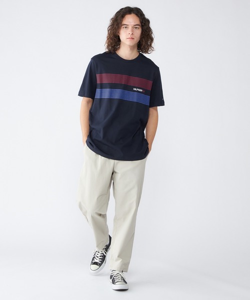 TOMMY HILFIGER（トミーヒルフィガー）の「【オンライン限定】【ユニセックス】チェストストライプTシャツ（Tシャツ/カットソー・メンズ・ブラック/ホワイト/ネイビー・SMALL/MEDIUM/LARGE/X-LARGE）」の14枚目の写真
