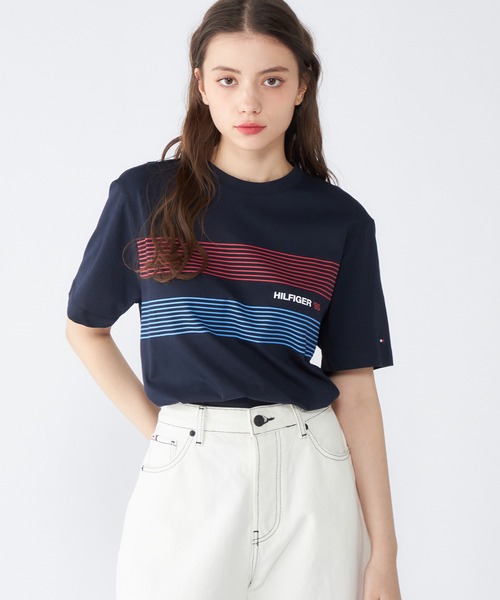 TOMMY HILFIGER（トミーヒルフィガー）の「【オンライン限定】【ユニセックス】チェストストライプTシャツ（Tシャツ/カットソー・メンズ・ブラック/ホワイト/ネイビー・SMALL/MEDIUM/LARGE/X-LARGE）」の11枚目の写真