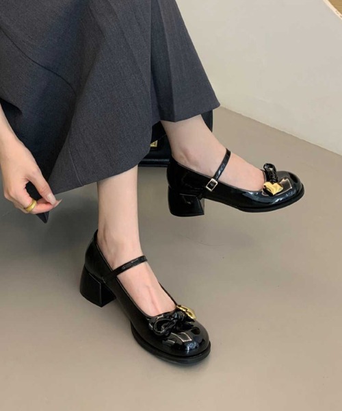 Vipoa（ヴィポア）の「メタリックハートストラップシューズ（ローファー・レディース・アイボリー/ブラック・MEDIUM/LARGE/SMALL）」の9枚目の写真