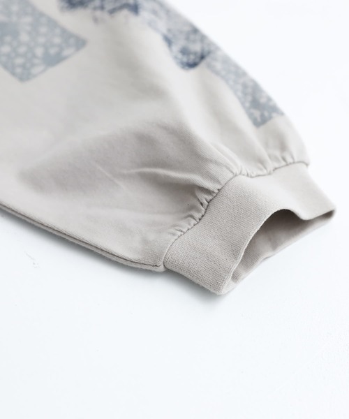 osharewalker（オシャレウォーカー）の「『レースプリントロンT』（Tシャツ/カットソー・レディース・グレイッシュベージュ・FREE）」の3枚目の写真