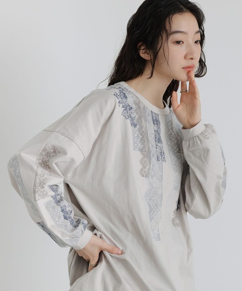 osharewalker（オシャレウォーカー）の「『レースプリントロンT』（Tシャツ/カットソー・レディース・グレイッシュベージュ・FREE）」の11枚目の写真