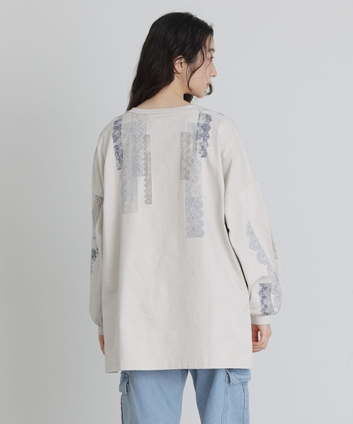 osharewalker（オシャレウォーカー）の「『レースプリントロンT』（Tシャツ/カットソー・レディース・グレイッシュベージュ・FREE）」の14枚目の写真