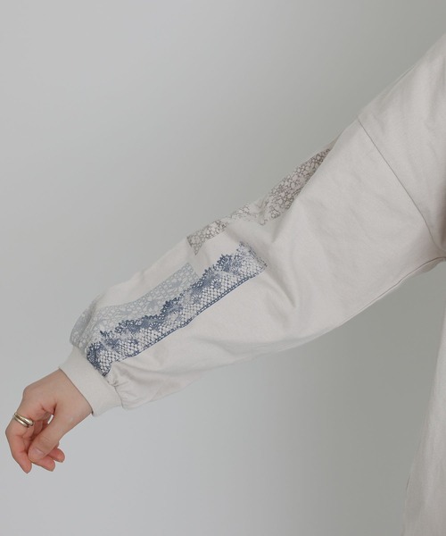 osharewalker（オシャレウォーカー）の「『レースプリントロンT』（Tシャツ/カットソー・レディース・グレイッシュベージュ・FREE）」の21枚目の写真