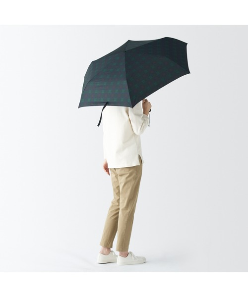 無印良品（ムジルシリョウヒン）の「晴雨兼用　折りたたみ傘　親骨の長さ６０ｃｍ・６本骨（折りたたみ傘・レディース・グリーン系1・60cm）」の8枚目の写真