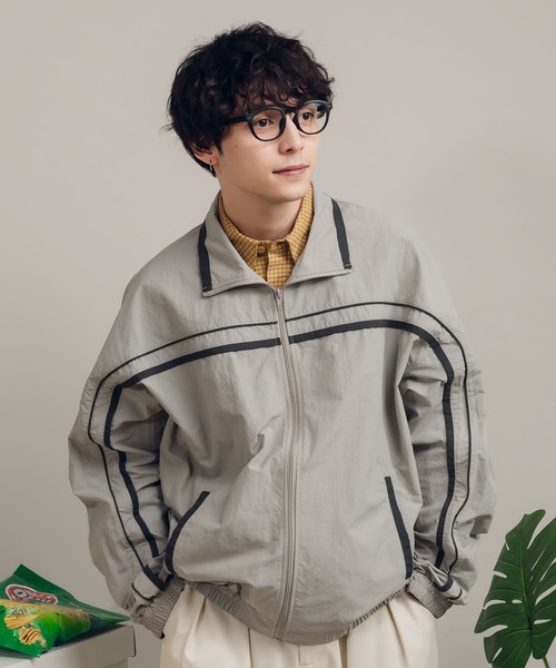 MUHET（ミュエータ）の「ナイロンブルゾン（ブルゾン・レディース・ブラック/アイボリー/ライトグレー/ネイビー・X-LARGE/MEDIUM）」の22枚目の写真