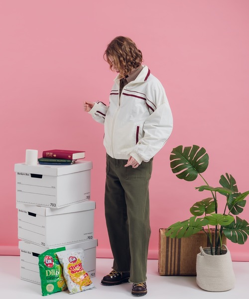 MUHET（ミュエータ）の「ナイロンブルゾン（ブルゾン・レディース・ブラック/アイボリー/ライトグレー/ネイビー・X-LARGE/MEDIUM）」の9枚目の写真