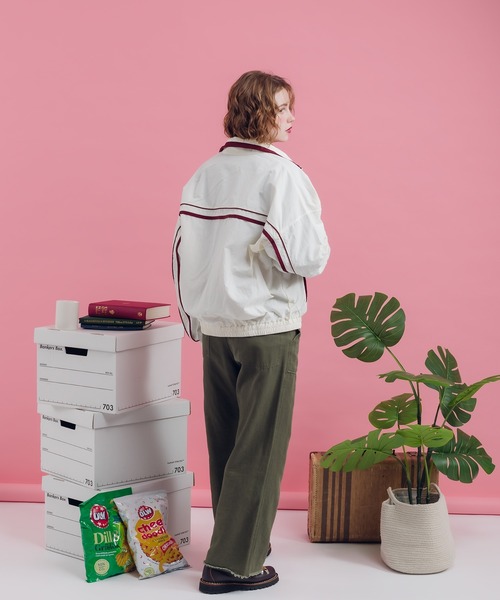 MUHET（ミュエータ）の「ナイロンブルゾン（ブルゾン・レディース・ブラック/アイボリー/ライトグレー/ネイビー・X-LARGE/MEDIUM）」の10枚目の写真