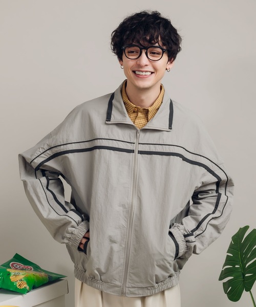 MUHET（ミュエータ）の「ナイロンブルゾン（ブルゾン・レディース・ブラック/アイボリー/ライトグレー/ネイビー・X-LARGE/MEDIUM）」の5枚目の写真