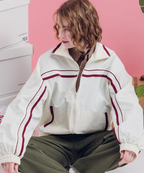 MUHET（ミュエータ）の「ナイロンブルゾン（ブルゾン・レディース・ブラック/アイボリー/ライトグレー/ネイビー・X-LARGE/MEDIUM）」の6枚目の写真