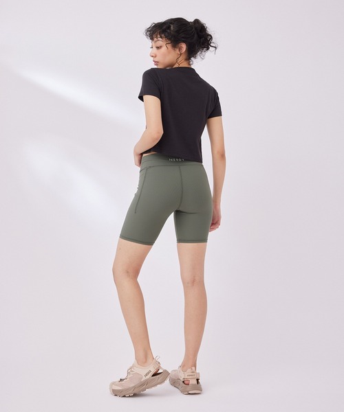 PUMA(プーマ)の「【PUMA】DARE TO クロップドTシャツ(Tシャツ/カットソー・レディース・イエロー/ホワイト/ブラック・M/L)」の9枚目の写真