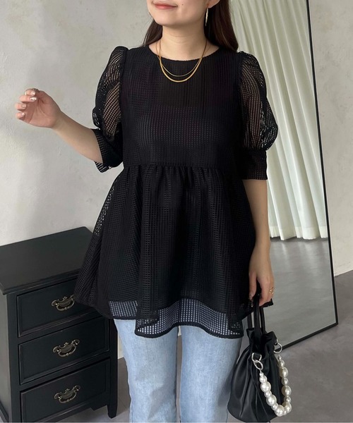 prose verse（プロズヴェール）の「パフスリーブスクエアメッシュペプラムブラウス（シャツ/ブラウス・レディース・オフホワイト/ブラック・MEDIUM）」の7枚目の写真