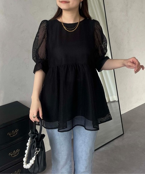 prose verse（プロズヴェール）の「パフスリーブスクエアメッシュペプラムブラウス（シャツ/ブラウス・レディース・オフホワイト/ブラック・MEDIUM）」の13枚目の写真