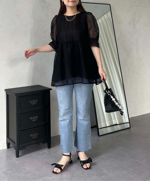 prose verse（プロズヴェール）の「パフスリーブスクエアメッシュペプラムブラウス（シャツ/ブラウス・レディース・オフホワイト/ブラック・MEDIUM）」の17枚目の写真