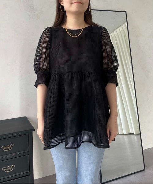 prose verse（プロズヴェール）の「パフスリーブスクエアメッシュペプラムブラウス（シャツ/ブラウス・レディース・オフホワイト/ブラック・MEDIUM）」の18枚目の写真